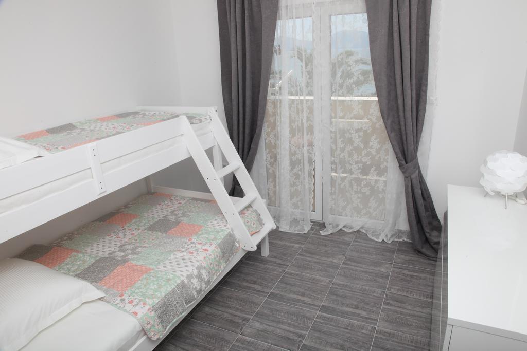 Apartments Mare Gradac  Exterior foto